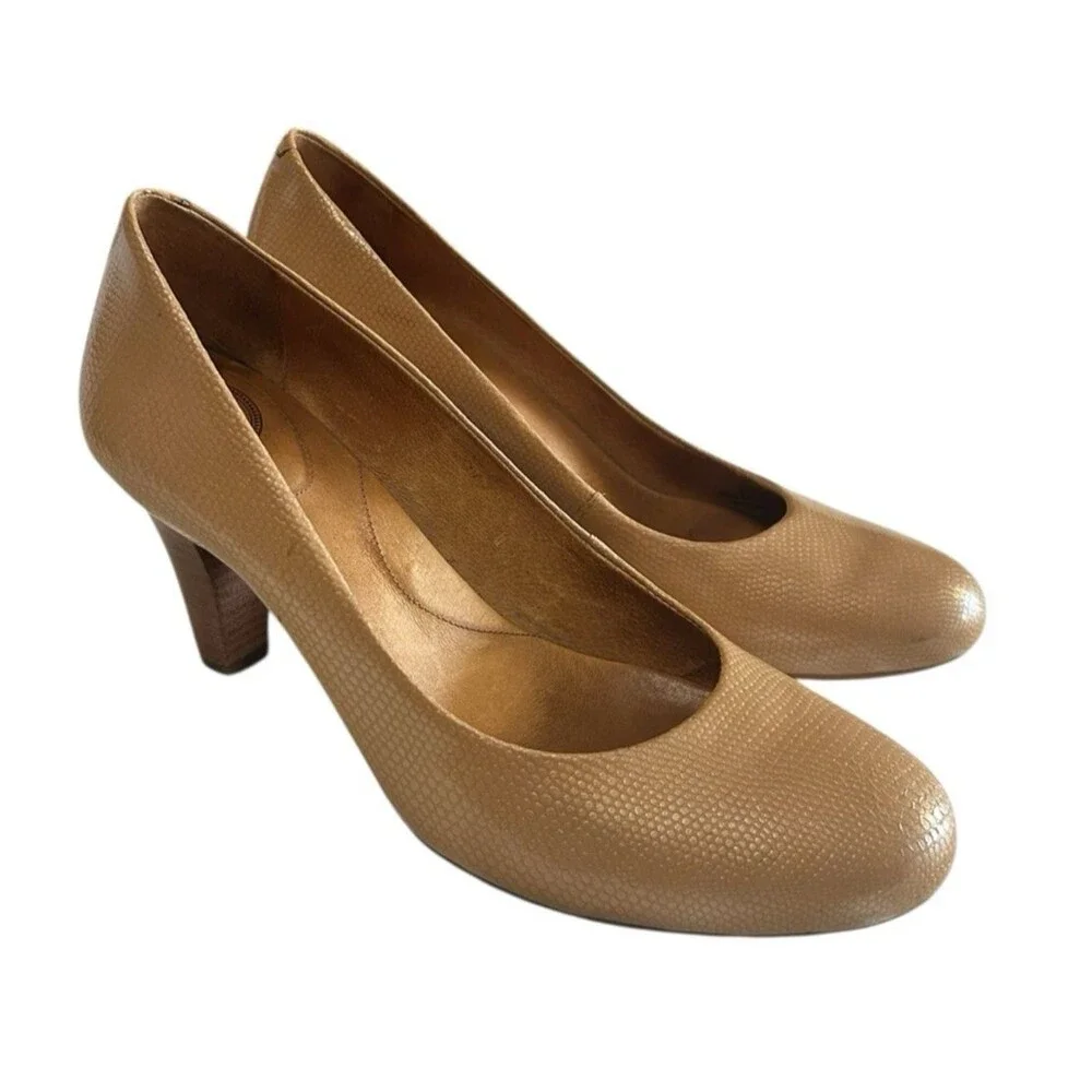 Nurture Marjorrie Tan Leather Pump Platform Round Toe Snake Skins Heels Sz 9M